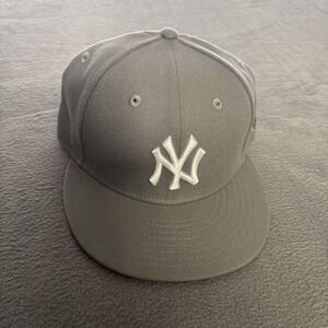 New York Yankees New Era Fitted Hat Gray Size 7 3/8